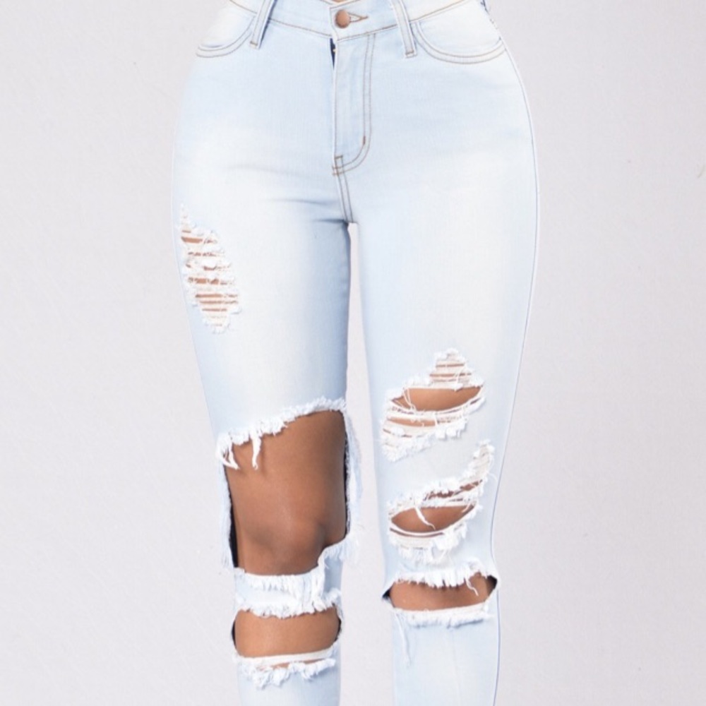 NWT Beach Bum Jeans - Light Blue - Picture 2 of 8